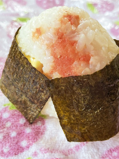 ちょっことおにぎり☆Ver. 鮭とチーズ-レシピのメイン写真