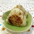 バター香る♪オニオンペッパー焼きおにぎり