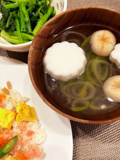 華やかでお手軽★はんぺんと麩のすまし汁-レシピのメイン写真