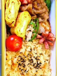 ある日のお弁当 タケノコごはんと焼肉-レシピのメイン写真