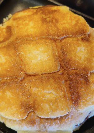 メロンパンをホットサンドメーカーで焼く-レシピのメイン写真
