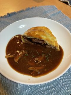 ラム肉シチュー煮のパイ包み焼き-レシピのメイン写真