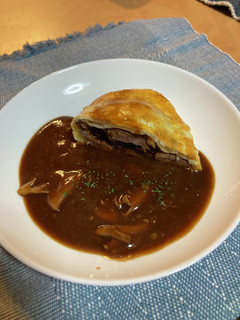 ラム肉シチュー煮のパイ包み焼き-レシピのメイン写真