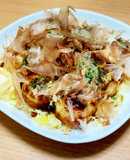 冷凍たこ焼きにキャベツをプラス☆
