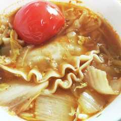 A picture of まるごとトマトのキムチスープ.