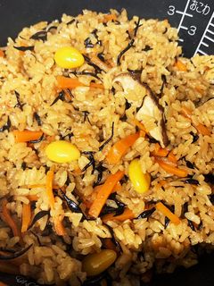 炊飯器でひじきおこわ-レシピのメイン写真