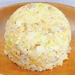 รูปของ しっとり♪絶品チャーハン♡