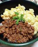 ハンバーグのタネから作るそぼろ丼
