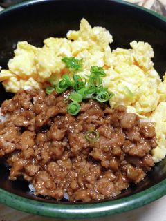ハンバーグのタネから作るそぼろ丼-レシピのメイン写真