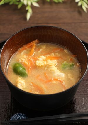 簡単！芽キャベツとたまごのお味噌汁-レシピのメイン写真