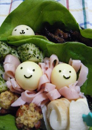 お弁当に♪お花の中のうずらちゃん-レシピのメイン写真