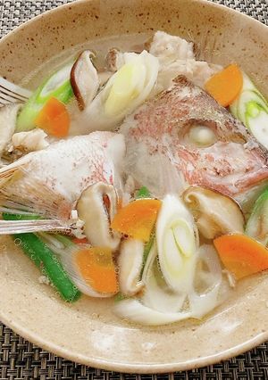 ごま油香る〜鯛のアラで潮汁♪-レシピのメイン写真