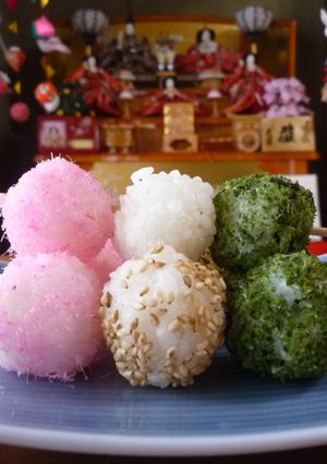 ひな祭りに♪三色団子風おにぎり-レシピのメイン写真