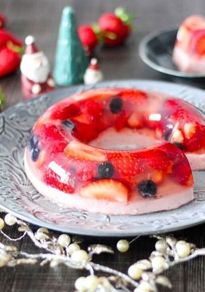 3種のベリーでクリスマスリースケーキ-レシピのメイン写真