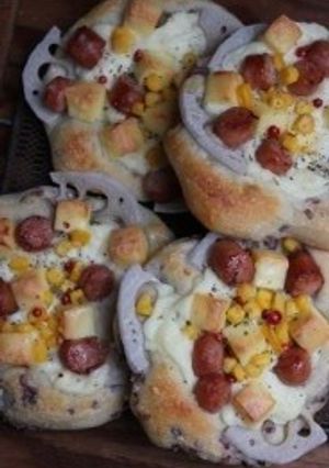 チーズとレンコンの黒米グラタンパン-レシピのメイン写真