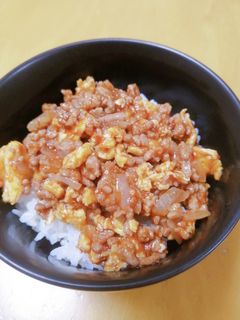 合挽きミンチ丼☆丸めないハンバーグ丼ぶり-レシピのメイン写真