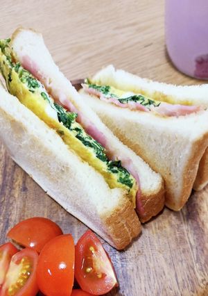 ほうれん草のオムレツサンドイッチ-レシピのメイン写真