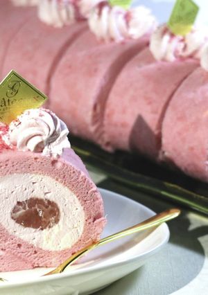 ふわふわ桜の淡雪ロールケーキ-レシピのメイン写真