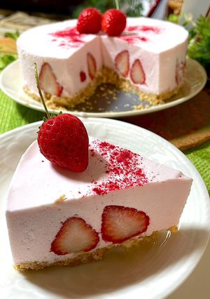 ストロベリーチョコムースケーキ-レシピのメイン写真