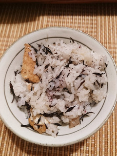 ラクしちゃう!ゆかり香るひじきの混ぜご飯-レシピのメイン写真