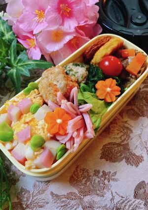 卵とかまぼこの春色そぼろ丼-レシピのメイン写真