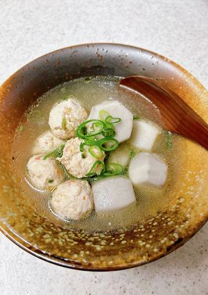 姜葱醬で♪鶏だんごと冷凍里芋の中華煮-レシピのメイン写真