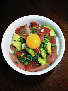 簡単☆キハダマグロとアボカドの漬け丼-レシピのメイン写真