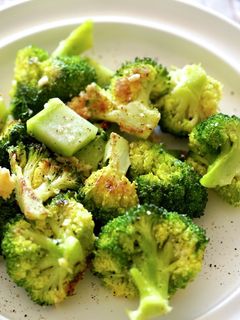 粉チーズでコクうま☆ブロッコリー炒め♪-レシピのメイン写真