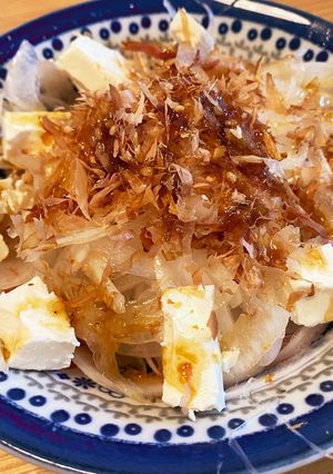 新玉ねぎと鰹節、クリームチーズのサラダ-レシピのメイン写真