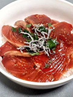 塩昆布で旨味アップ!簡単カツオ漬け丼-レシピのメイン写真