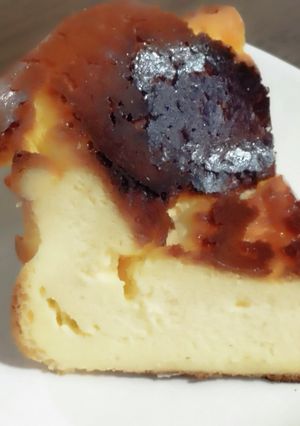 混ぜて焼くだけ簡単!バスク風チーズケーキ-レシピのメイン写真