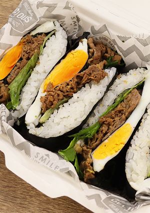 みんな大好き♡甘辛牛肉のおにぎらず-レシピのメイン写真