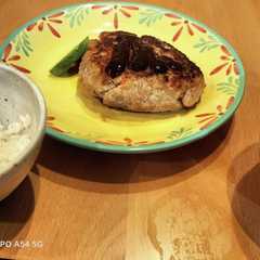 รูปของ 豆腐とひき肉で簡単ハンバーグ！