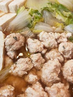 市販の鍋だしいらず✨お手軽鶏団子鍋-レシピのメイン写真