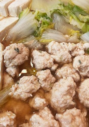 市販の鍋だしいらず✨お手軽鶏団子鍋-レシピのメイン写真