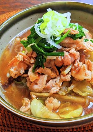 豚肉とキャベツの豚骨醤油ラーメン-レシピのメイン写真