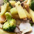 たっぷり野菜とサラダチキンのにんにく炒め