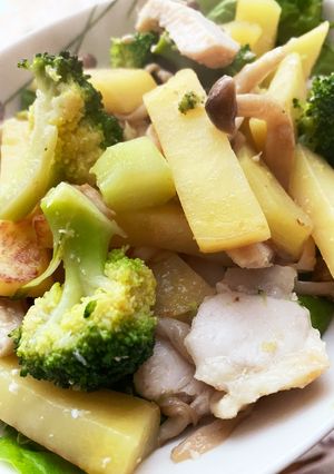 たっぷり野菜とサラダチキンのにんにく炒め-レシピのメイン写真
