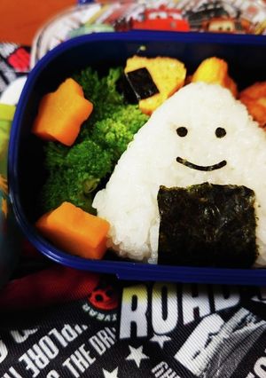 4歳6ヶ月　遠足おにぎり弁当キロク-レシピのメイン写真