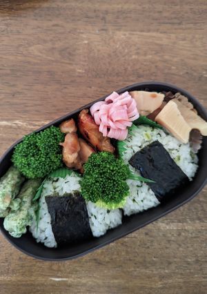 JK☆菜めしおにぎりの春弁当♪-レシピのメイン写真