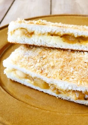 簡単♪サクッ!カレーパン風ホットサンド-レシピのメイン写真