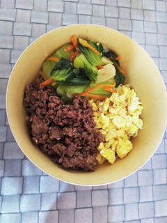 栄養もバッチリ♪3色丼-レシピのメイン写真