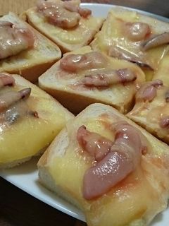 イカの塩辛でおつまみトースト-レシピのメイン写真