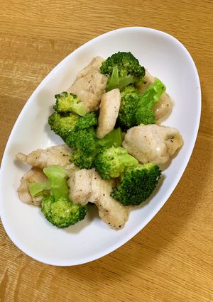 鶏肉とブロッコリーの塩レモン炒め-レシピのメイン写真