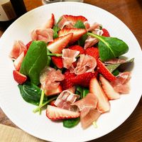 基本からアレンジまで！思わずつくりたくなる「イチゴ 生ハム」の