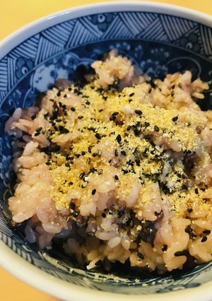 おこわアレンジ●黒ごま＆白ごまトッピング-レシピのメイン写真