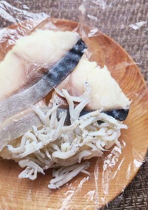 朝食！シメサバとじゃこのおこわおにぎり！-レシピのメイン写真