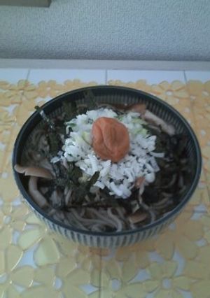風邪引きにも◎梅おかか温そば-レシピのメイン写真
