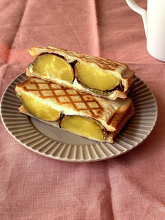 焼き芋クリームチーズホットサンド-レシピのメイン写真