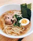 鶏だしで絶品スープの＊ラーメン